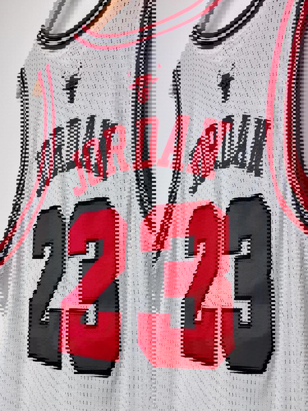 Nike NBA x Chicago Bulls Michael Jordan #23 Basketball Jersey - Size L